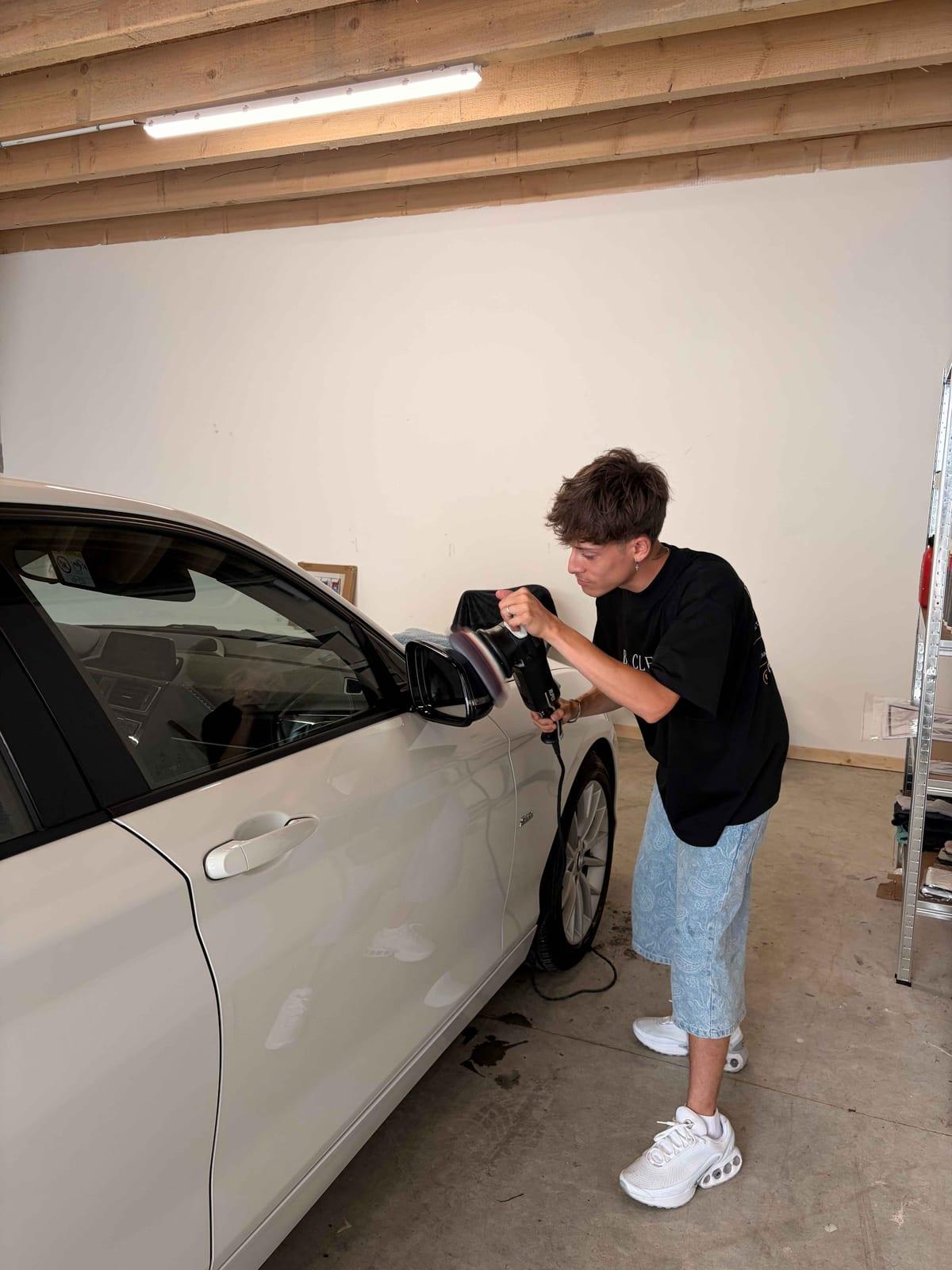 Bmw serie1 blanche — nettoyage B Clean Master