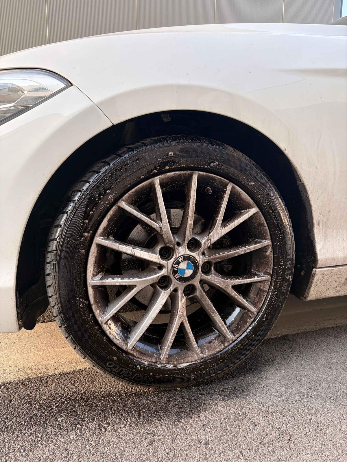 Bmw serie1 blanche — nettoyage B Clean Master