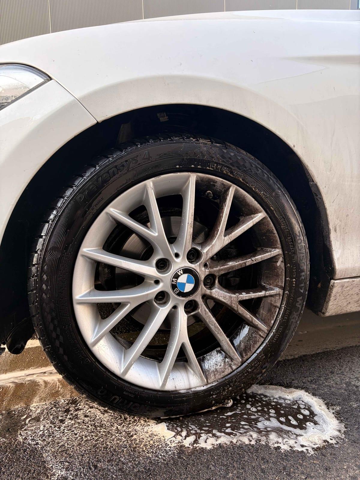 Bmw serie1 blanche — nettoyage B Clean Master